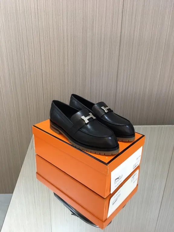 Hermes Shoe