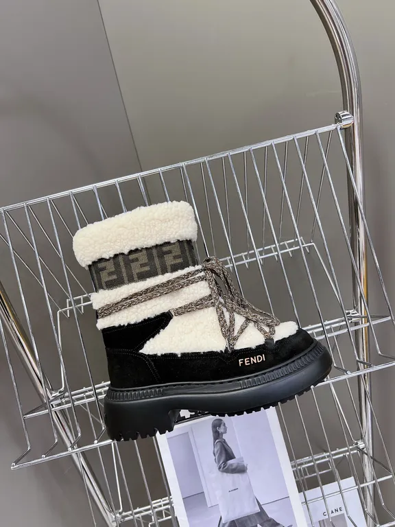 Fendi Shoe