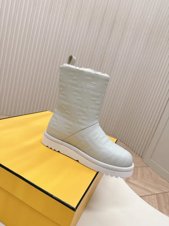 Fendi Shoe