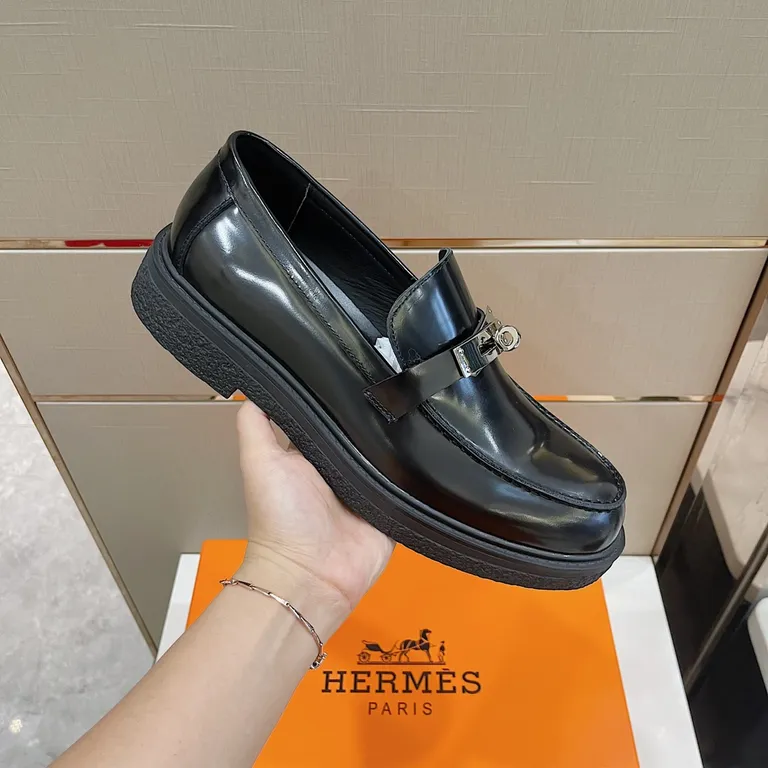 Hermes Shoe