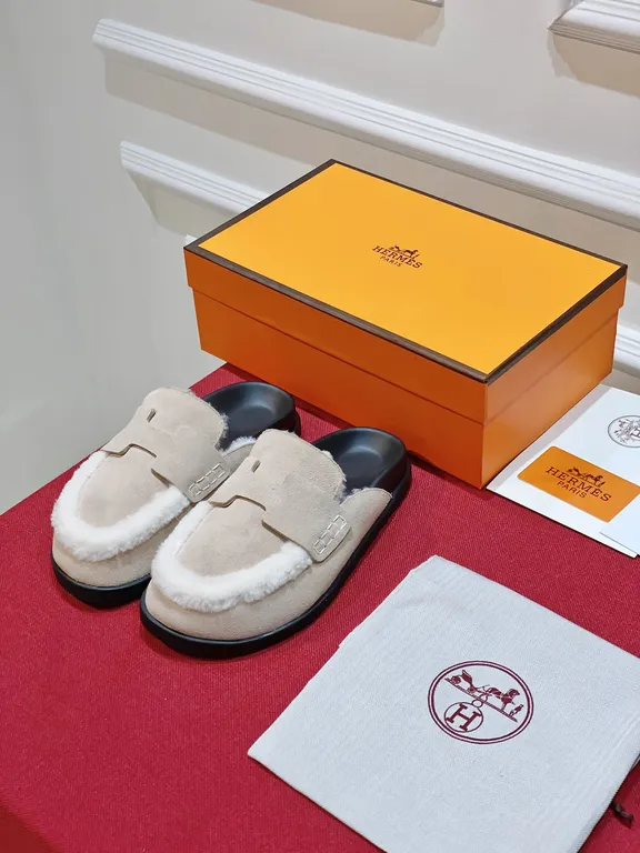 Hermes Shoe