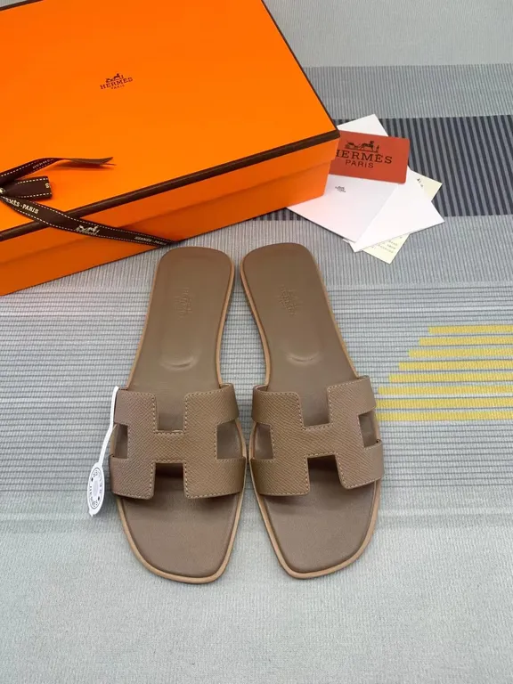 Hermes Shoe