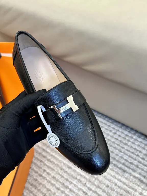 Hermes Shoe