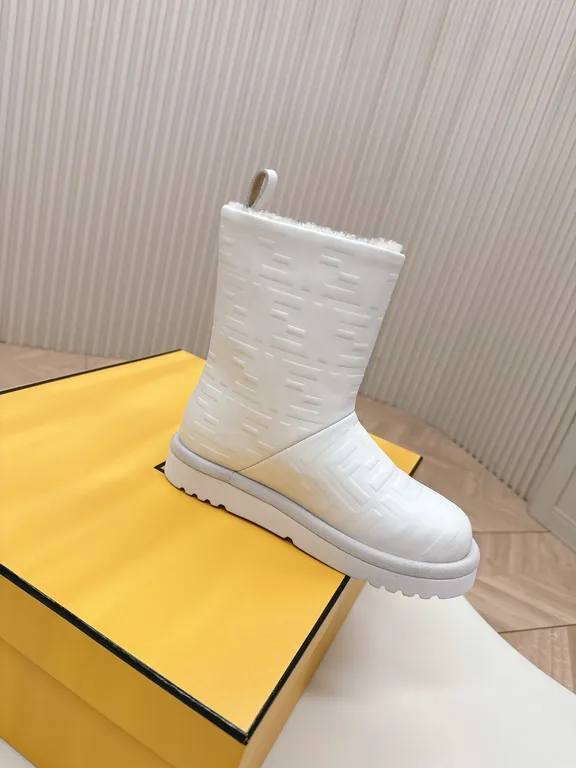 Fendi Shoe