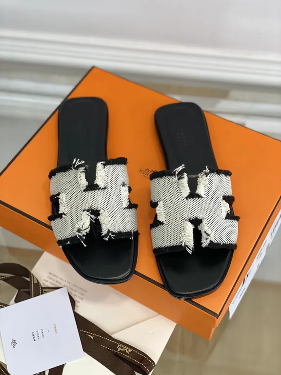 Hermes Shoe