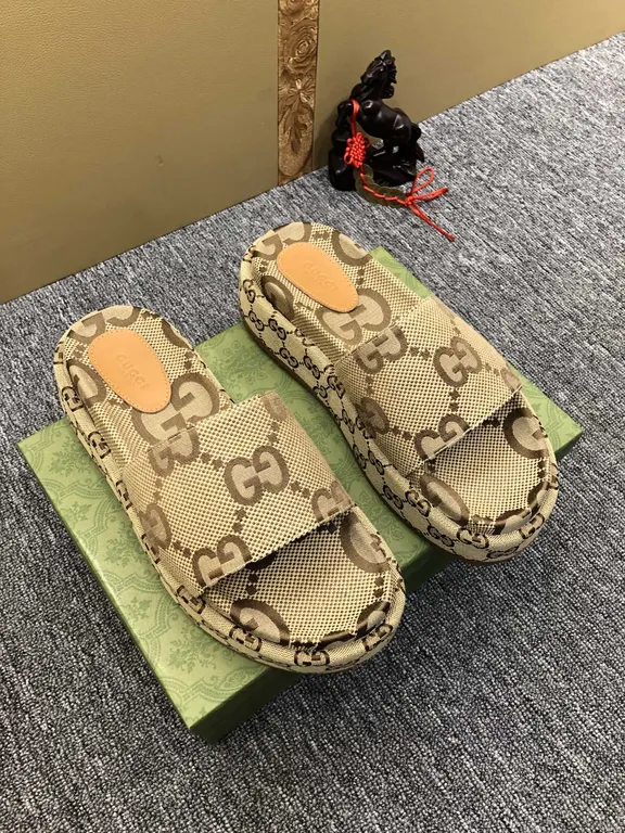 Gucci Shoe