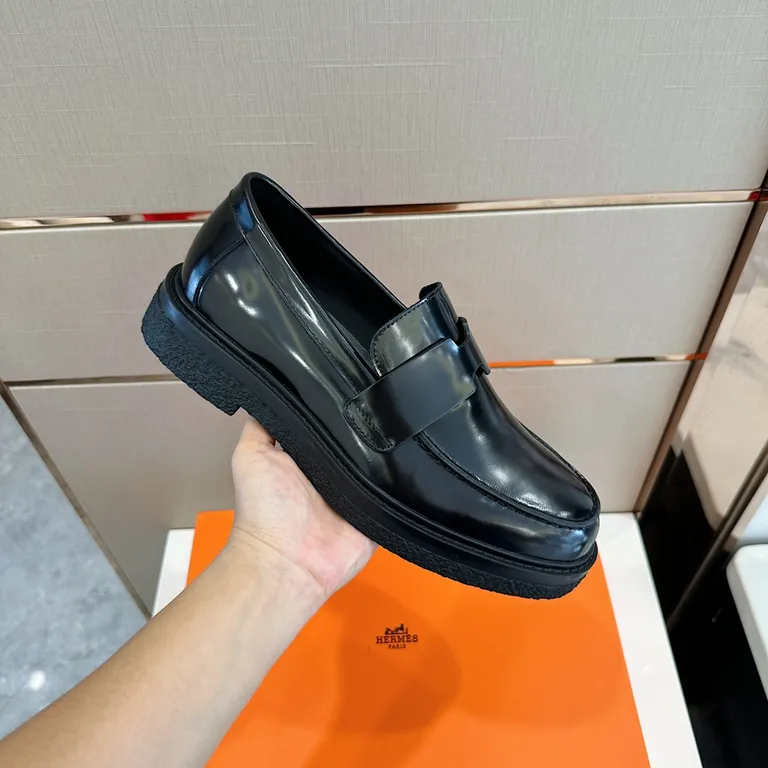 Hermes Shoe