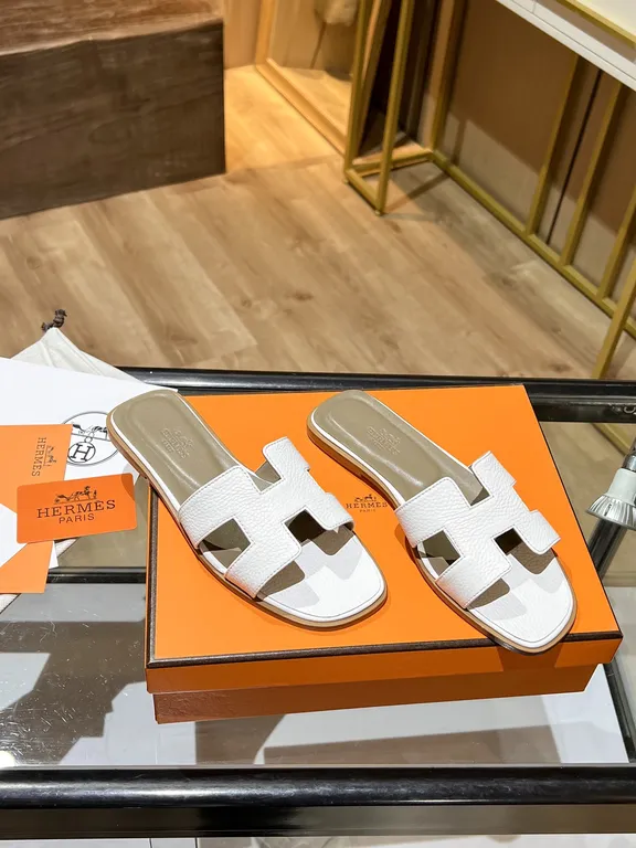 Hermes Shoe