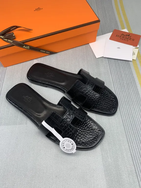 Hermes Shoe