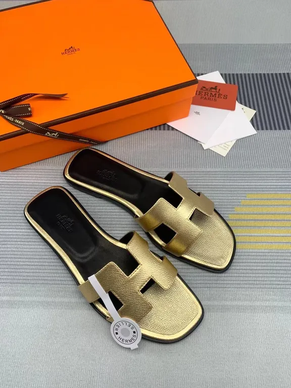 Hermes Shoe